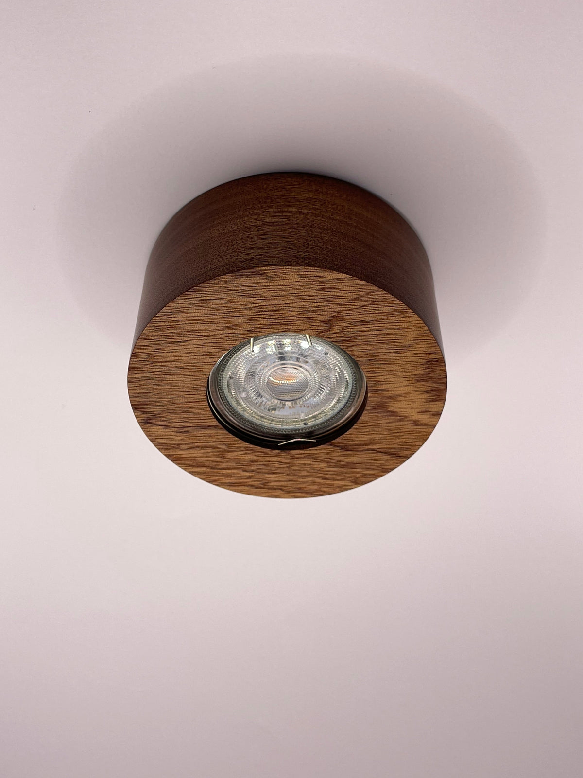 wood led ceiling spotlight sapelli front view with gu10 led light fixture